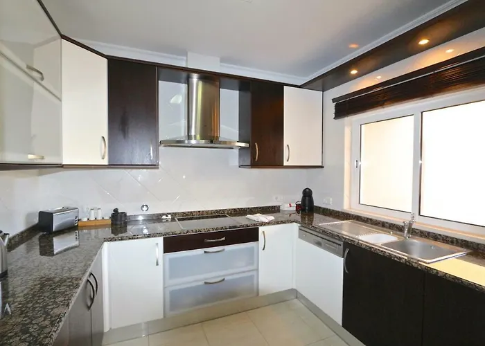 Gustas 150 - Clever Details 빌라모라