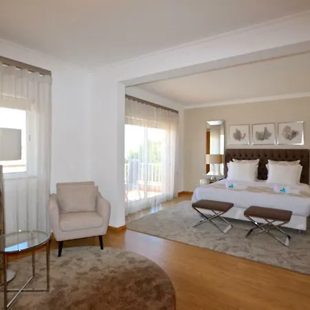 Gustas 150 - Clever Details Villa